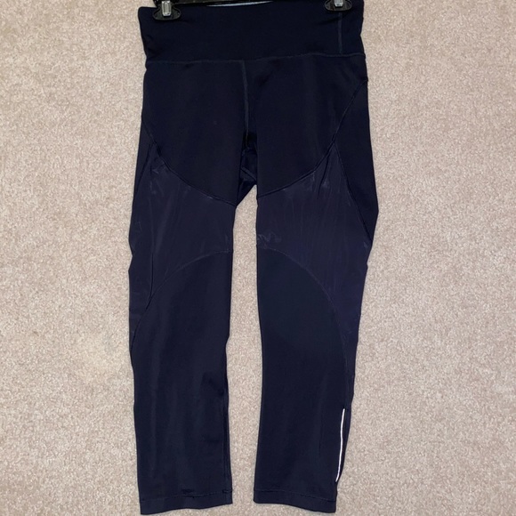 Size 6 black Lululemon leggings - Picture 1 of 5